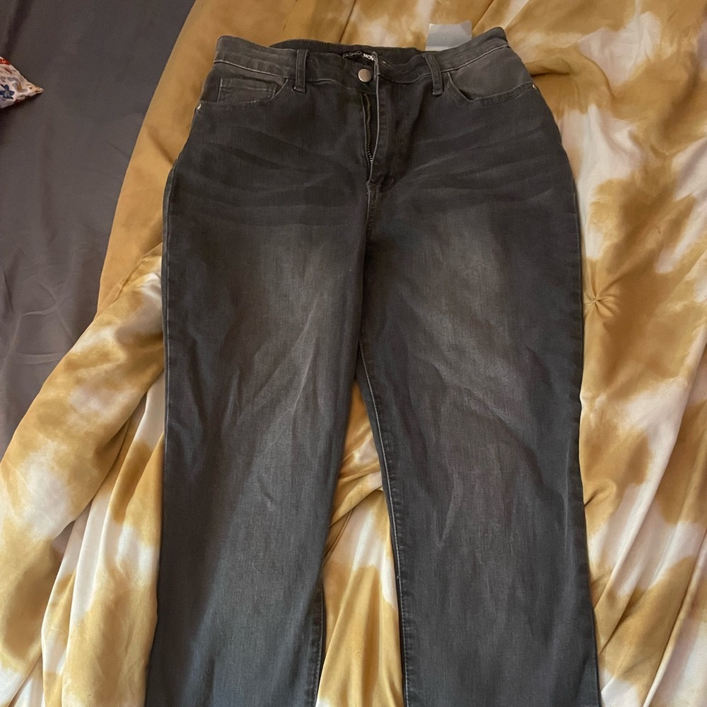 Fashionnova jeans size 9